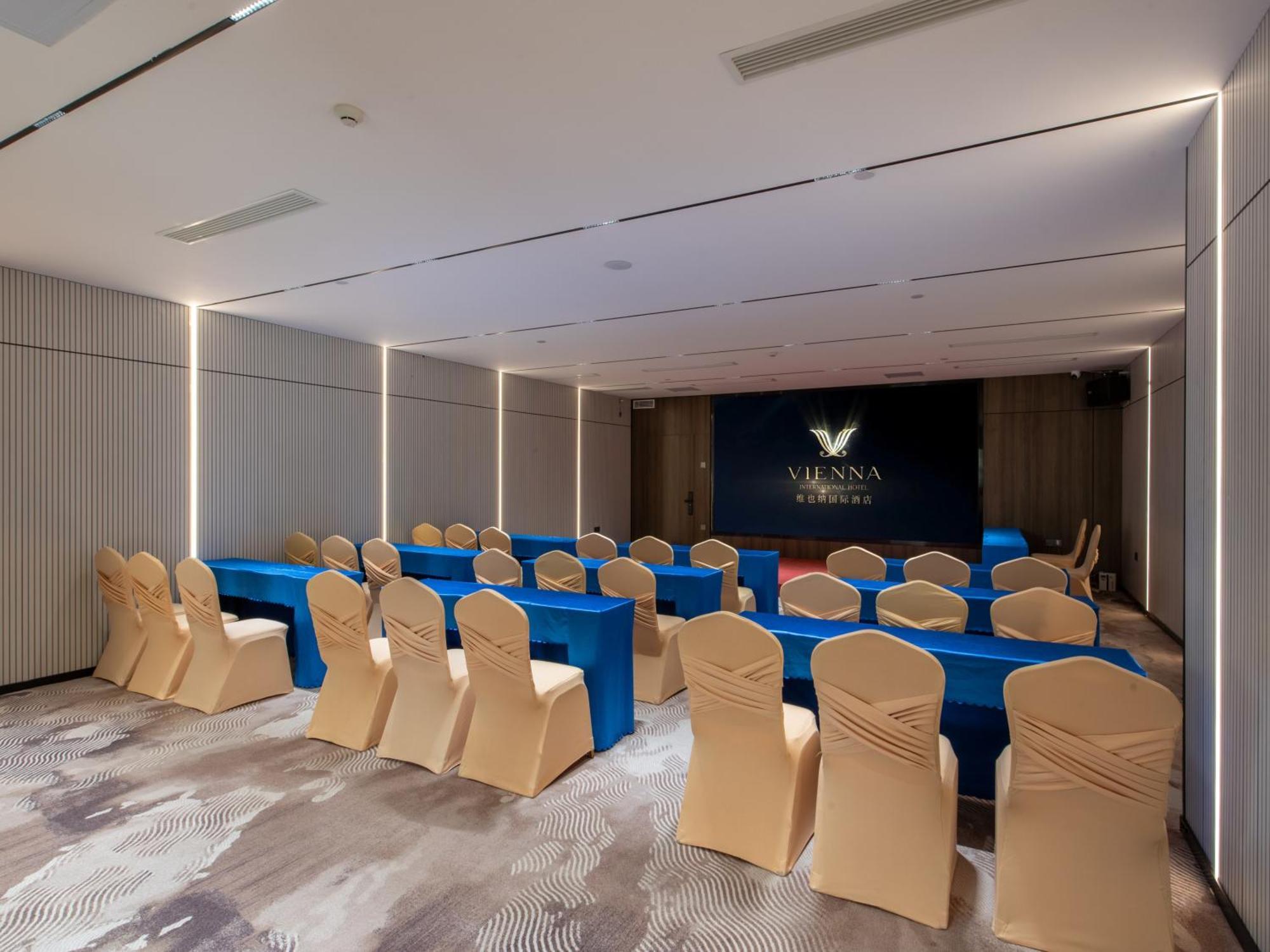 Vienna International Hotel Guangzhou Baiyun International Conference Center Exterior photo