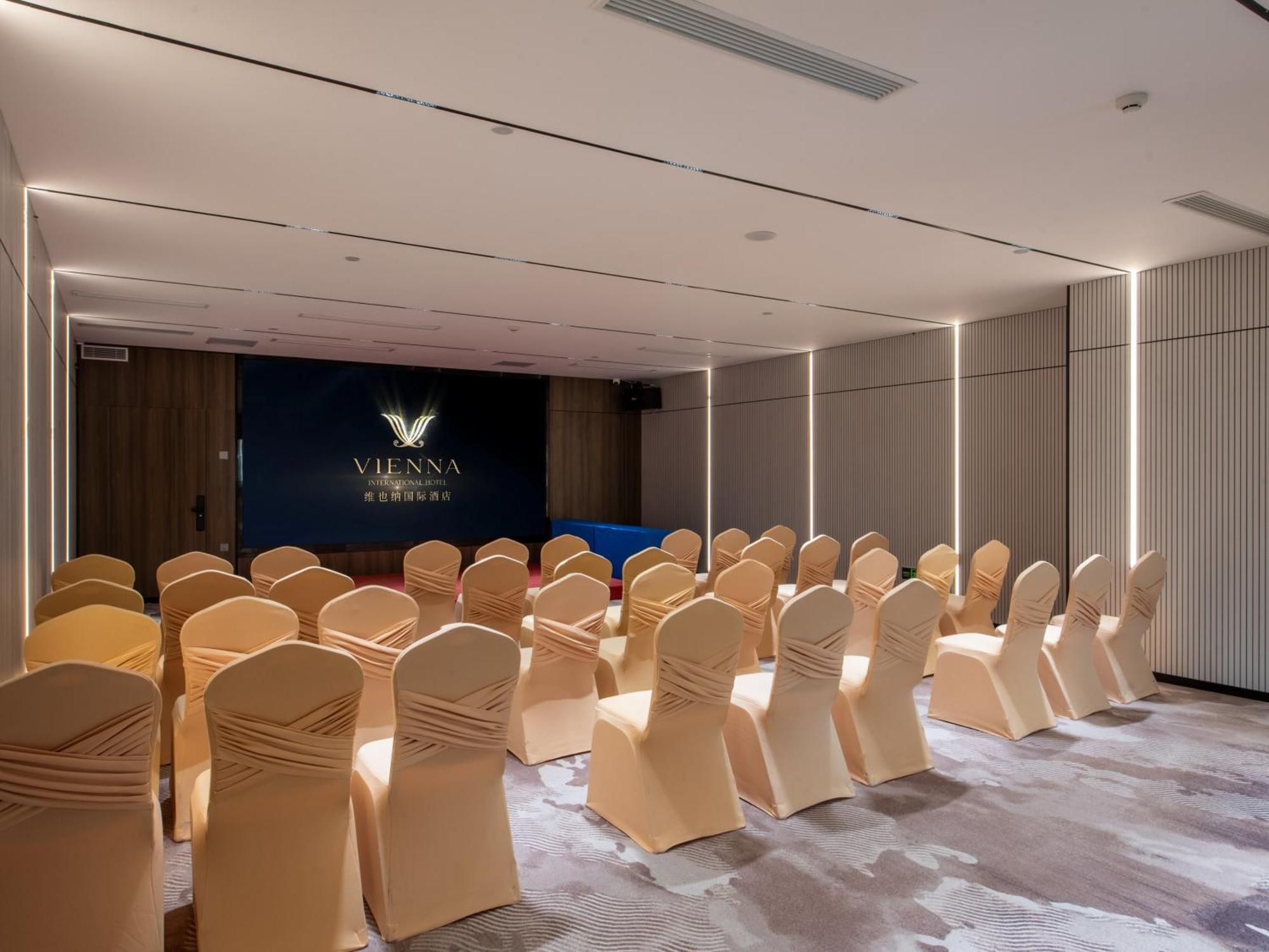 Vienna International Hotel Guangzhou Baiyun International Conference Center Exterior photo
